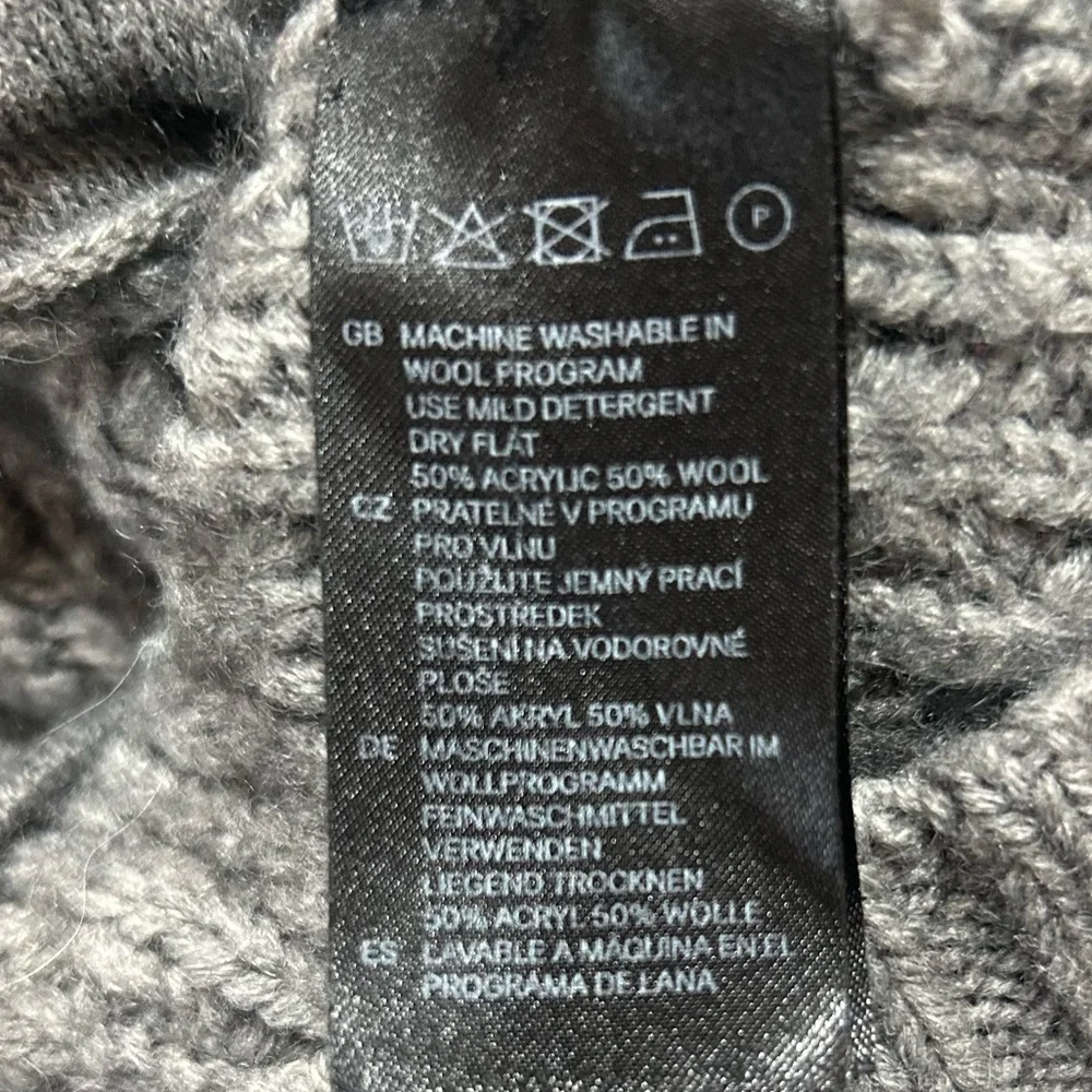 💫H&M Longsleeves Women’s Zipper-Down Wool Vest - Picture 8 of 11